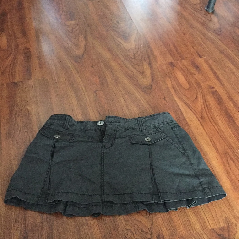 I’m selling a dark grey skirt!
